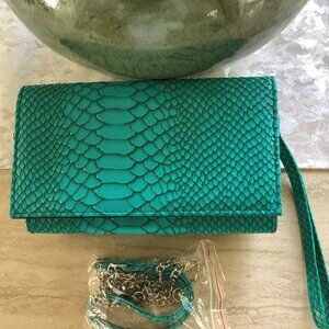 Turquoise aqua faux leather women's purse, handbag (7.5"x 4.5"x2.5")